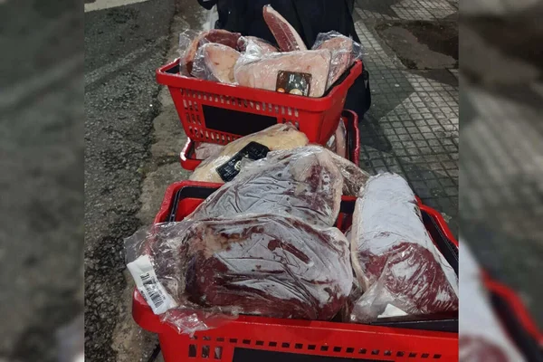 Homens de 21 e de 27 anos roubaram 175 quilos de picanha em São Paulo