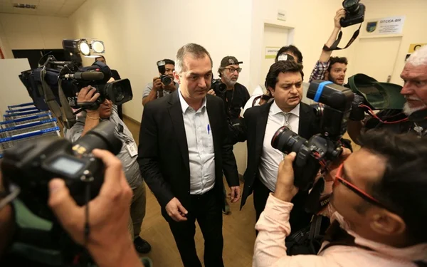 Após quatro horas, chega ao fim depoimento de Joesley à PGR
