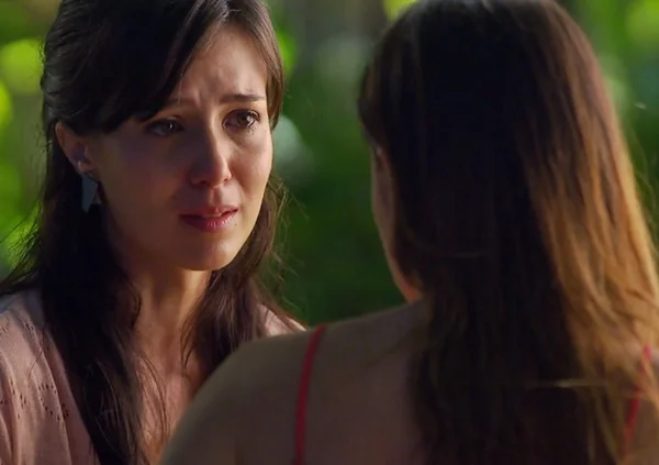 Manu (Marjorie Estiano) e Ana (Fernanda Vasconcellos) em A Vida da Gente