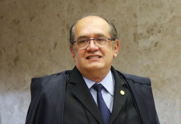 Gilmar Mendes pede programa de apoio a mulheres presas