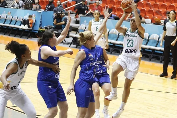 Copa América: Seleção feminina de basquete bate Paraguai e vai à semi