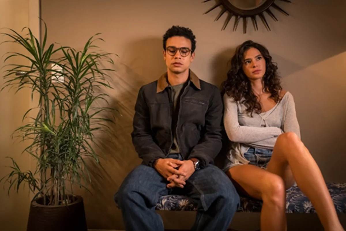 Bruna Marquezine e Sérgio Malheiros na primeira imagem da 2ª temporada de Amor da Minha Vida