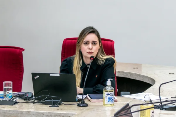 Alanna Galdino, conselheira do TCE-PB