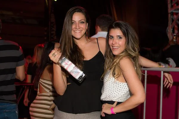Tassi Peret e Larissa Dias Tassi Peret e Larissa Dias