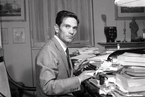 Livro reúne poemas do polêmico cineasta italiano Pier Paolo Pasolini