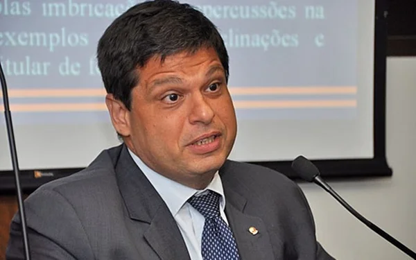 PL coloca ex-magistrados de “quarentena” antes de irem para advocacia