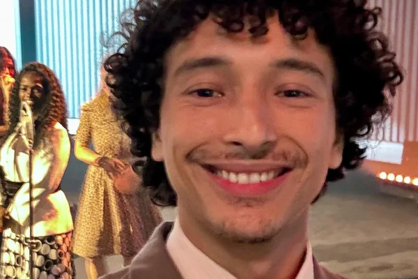 Eric Max vive fase intensa no cinema, na música e na literatura - Metrópoles