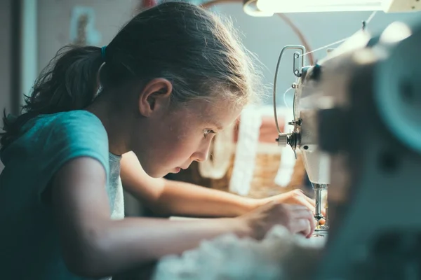 Unicef e Noruega se unem para enfrentar trabalho infantil na moda