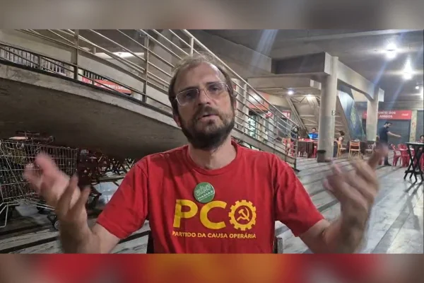 Candidato do PCO ao governo de Minas, Henrique Áreas
