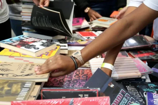 A 26ª edição da Festa do Livro da USP acontece na Cidade Universitária, no Butantã. O evento vai de quarta-feira (6/11) até domingo (10/11) - Metrópoles