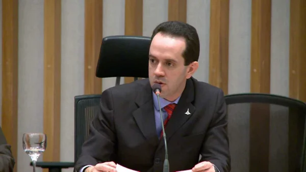 Mulher de Carlos Higino, ministro-chefe da CGU, ocupa cargo no órgão