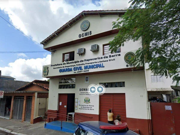 Foto colorida mostra base da GCM em Itapecerica da Serra.