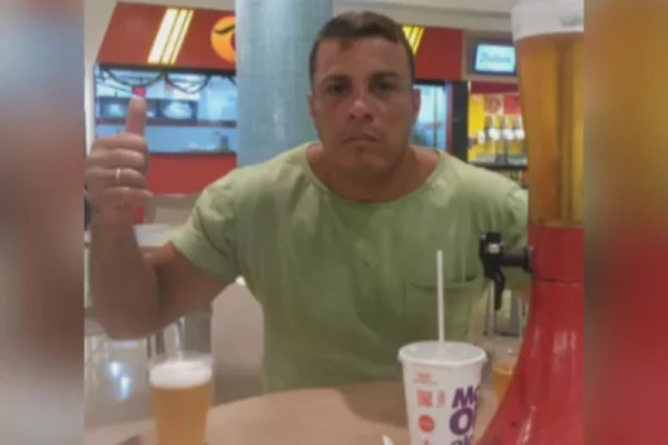 Homem é baleado no rosto durante festa de família e morre no Rio