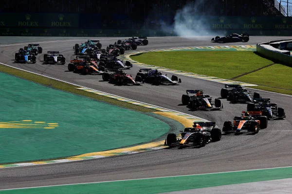 Vertsappen vence corrida sprint no GP do Brasil de Fórmula 1