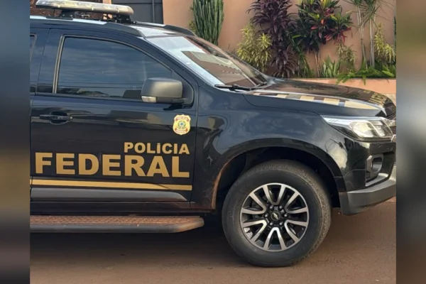 PF faz buscas contra líder de grupo que trazia produtos ilegais do Paraguai