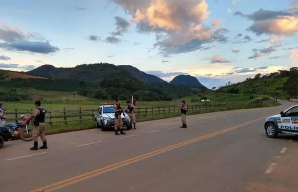 Bêbado, homem montado em égua causa a morte de um motociclista e do animal