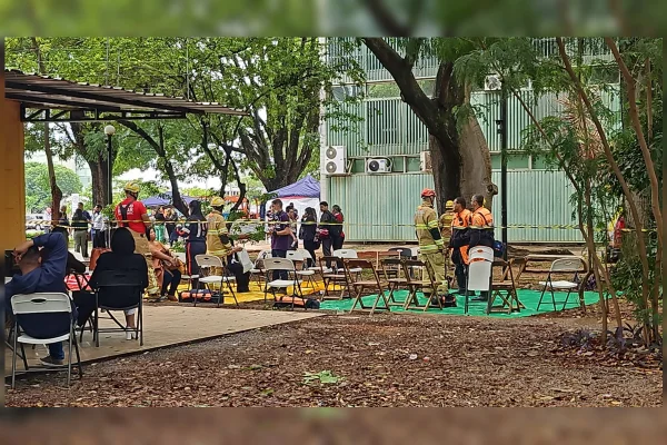 O prédio no Bloco C da Esplanada dos Ministérios, onde funciona o Ministério da Igualdade Racial, foi evacuado por volta das 10h desta terça-feira