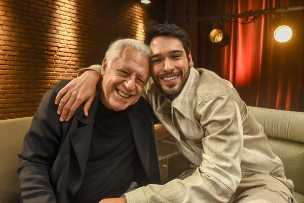 foto colorida de Antonio Fagundes e o filho Bruno Fagundes - metrópoles