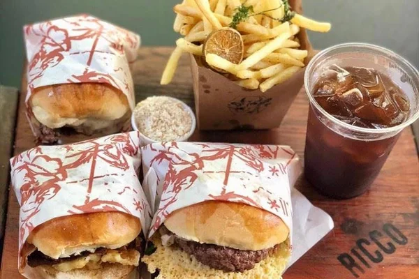 Ricco Burger anuncia abertura de unidade na Asa Norte