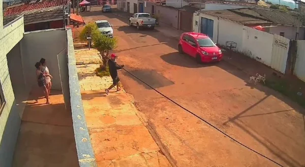 imagem colorida pai sequestra bebe em anapolis