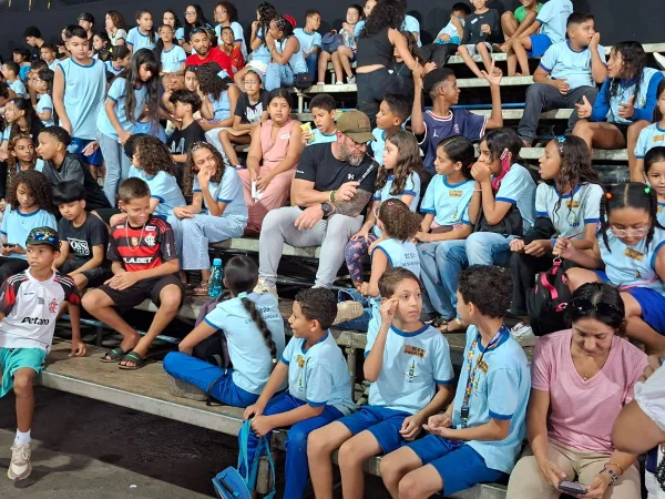 BSB Fight 7: alunos da rede pública assistem a palestra e falam com atletas