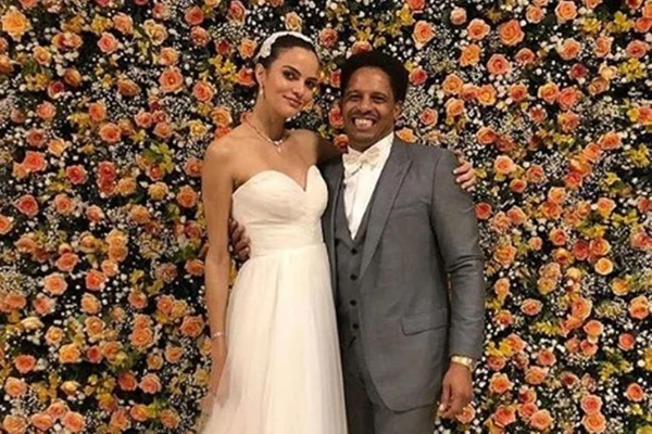 Modelo brasileira Barbara Fialho se casa com filho de Bob Marley