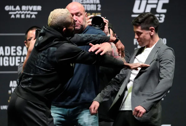 Brasileiro dono de cinturão do UFC é alvo de comentários racistas