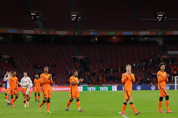 Holanda vence nas Eliminatórias