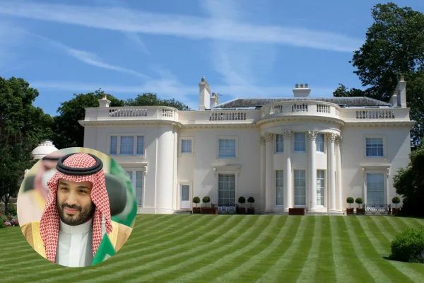 Foto colorida de fachada de mansão com um jardim à frente. Ao lado, um círculo com a foto de um homem com trajes mulçumanos - Metrópoles