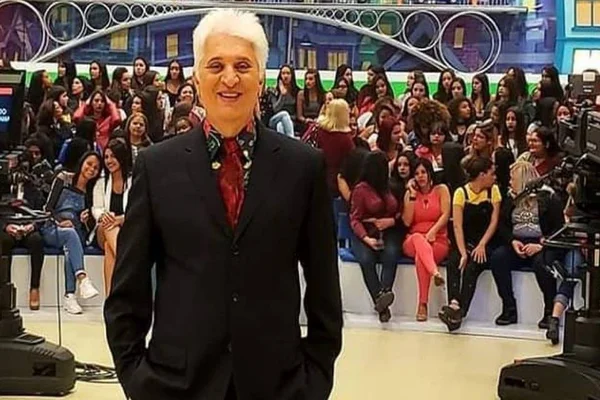 “Não me deu a mão”, diz repórter do Programa do Ratinho após demissão