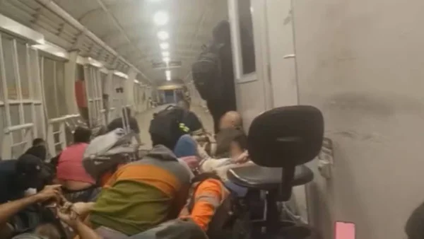 imagem colorida passageiros brt tiroteio rj