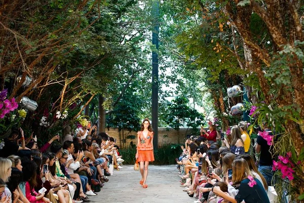 Estampas vintage dão brasilidade ao desfile da PatBo no SPFWN47