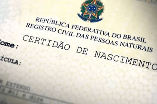 Imagem colorida de uma certidão de nascimento; homem pediu exclusão de sobrenome por piadas de mau gosto - Metrópoles