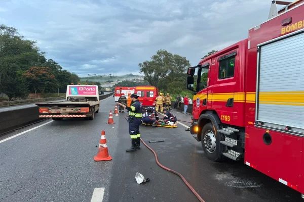Capotamento na BR-040 mata homem de 28 anos e deixa 2 feridos em MG