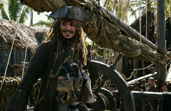 Johnny Depp acusa Disney de expulsá-lo de Piratas do Caribe