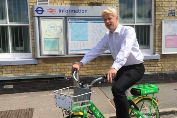 Irmão de Boris Johnson se demite por discordar de rumos do Brexit