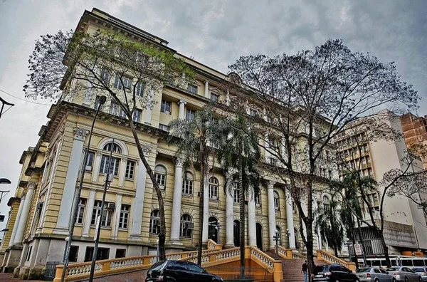 Sefaz-RS lança 100 vagas com remuneração inicial de R$ 9,3 mil