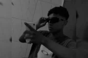 O adolescente foi morto com uma facada no tórax O adolescente foi morto com uma facada no tórax
