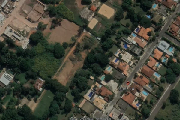 Moradores denunciam desmatamento em área para expandir casa de eventos