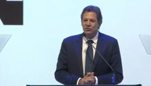 Cúpula dos banqueiros recebe discurso de Haddad com frieza, em SP