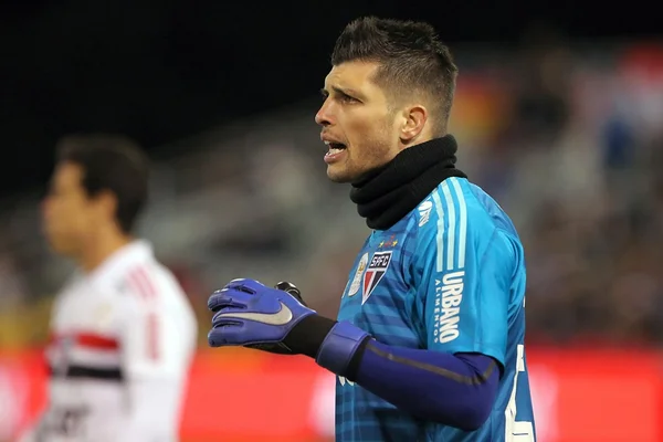 Presente tricolor: São Paulo anuncia compra de Tiago Volpi