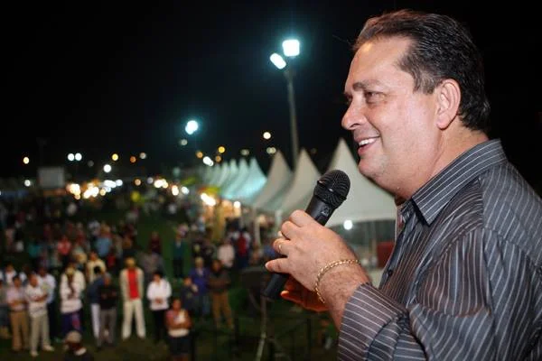 Condenado por estupro pode suceder “deputado presidiário” na Câmara