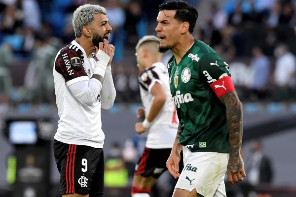 Foto colorida de Gustavo Gomez e Gabigol - Metrópoles