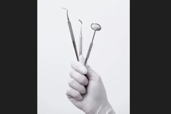 Instrumentos utilizados por dentistas - Metrópoles