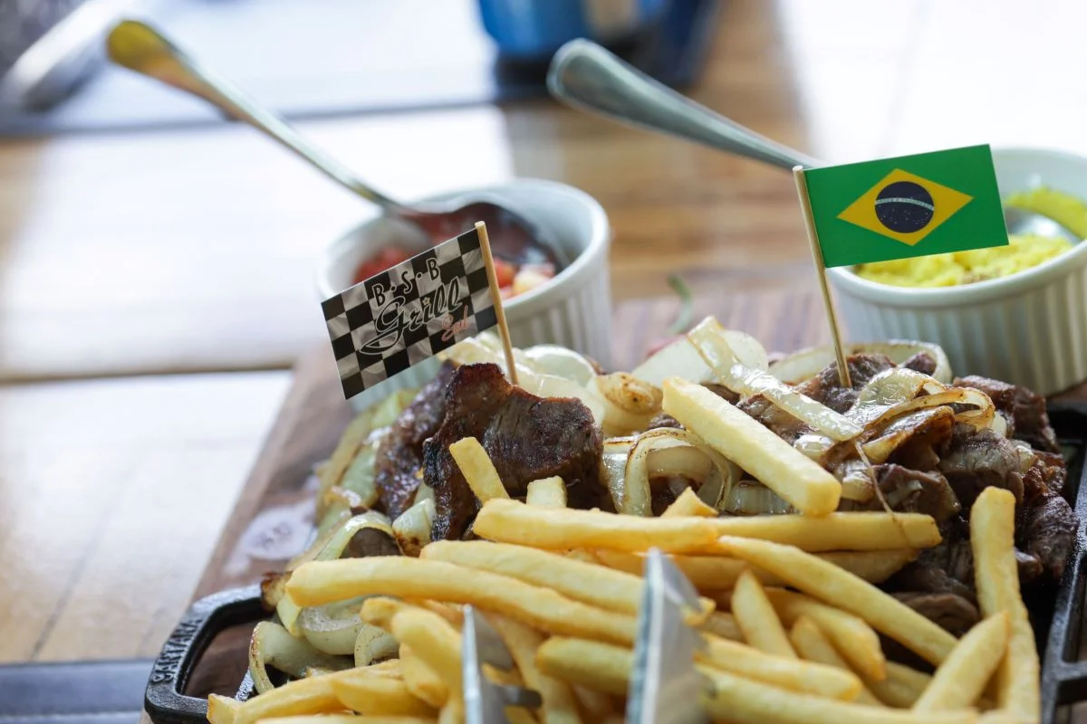 E tem combo especial com picanha palito, Guaraná Antarctica e chopp Brahma em dose dupla durante toda a competição E tem combo especial com picanha palito, Guaraná Antarctica e chopp Brahma em dose dupla durante toda a competição