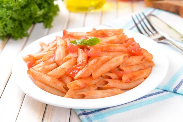 Penne ao molho de caqui