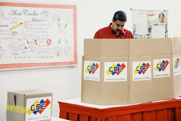 Em grave crise, Venezuela vai às urnas. Maduro busca reeleição