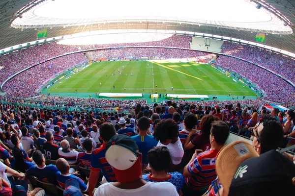 Fortaleza bate o Bahia e torcida pede permanência de Rogério Ceni