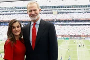 O rei Felipe VI celebrou a conquista da Espanha diretamente do gramado O rei Felipe VI celebrou a conquista da Espanha diretamente do gramado