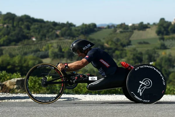 Paraciclista Alex Zanardi é resgatado de helicóptero após grave acidente